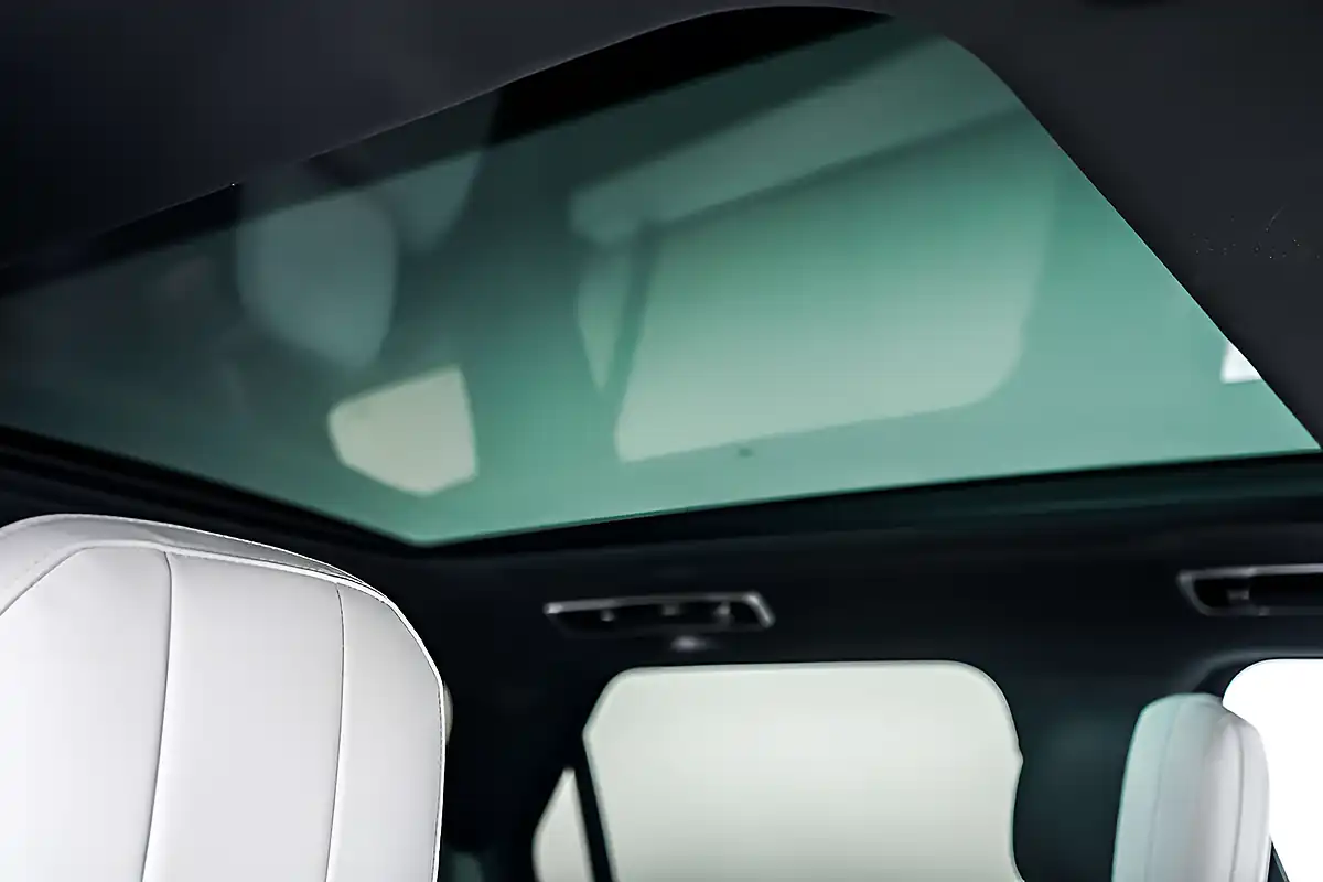 Used 2023 Land Rover Range Rover Sport Dynamic Se White - Interior and Exterior details 3