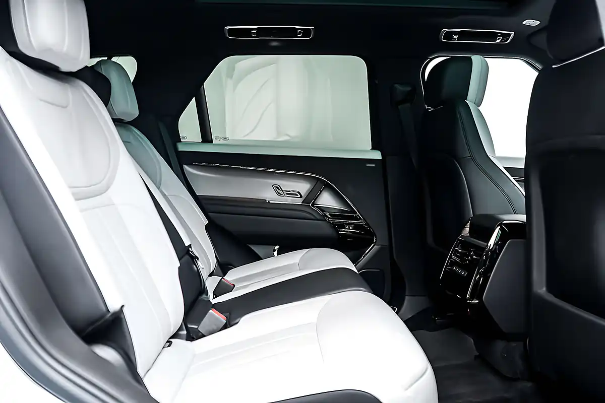 Used 2023 Land Rover Range Rover Sport Dynamic Se White - Interior and Exterior details 8