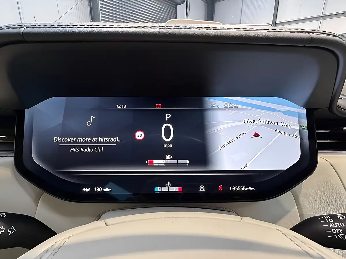 Used 2023 Land Rover Range Rover Sv Black - Interior and Exterior details 15
