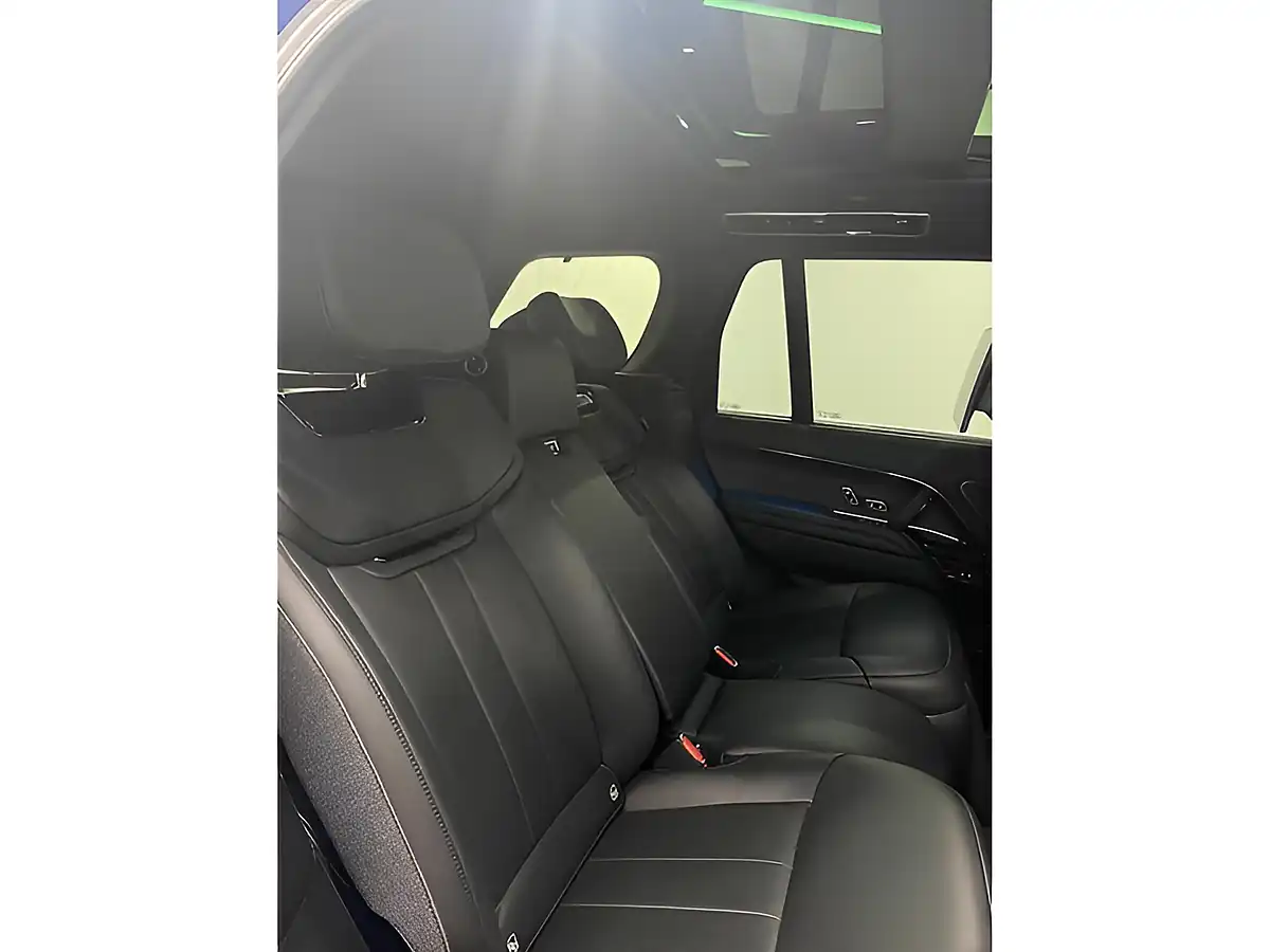 Used 2023 Land Rover Range Rover Sv Blue - Interior and Exterior details 13