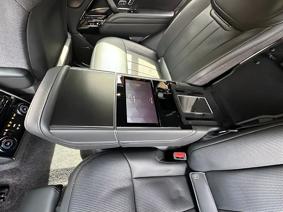 Used 2023 Land Rover Range Rover Sv Borasco Grey - Interior and Exterior details 12
