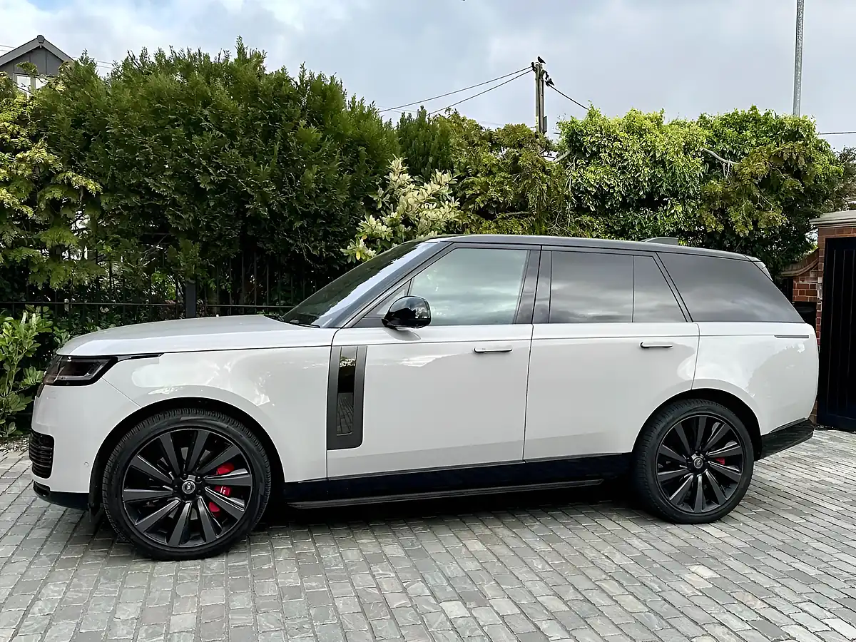 Used 2023 Land Rover Range Rover Sv Borasco Grey - Interior and Exterior details 3