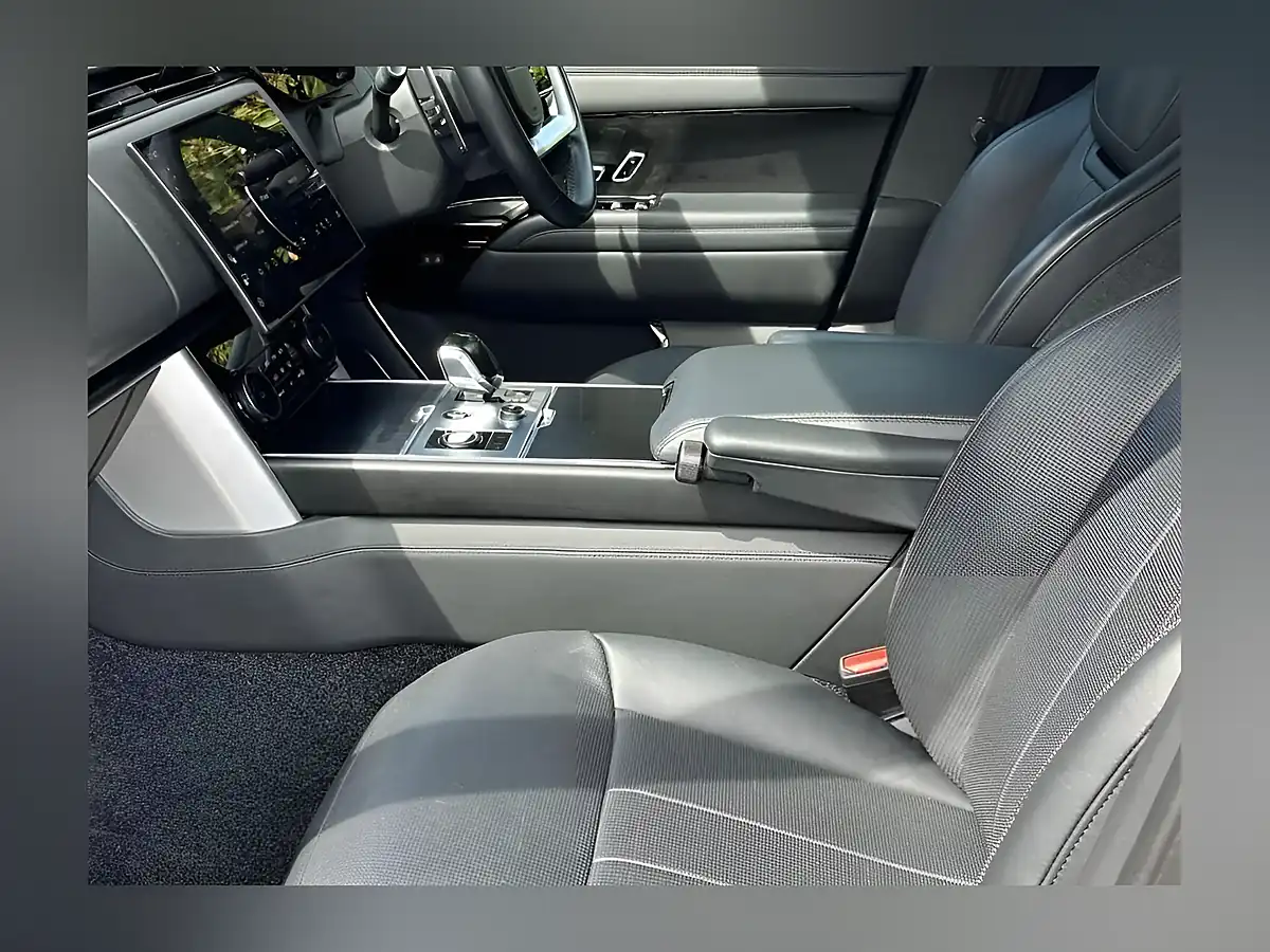 Used 2023 Land Rover Range Rover Sv Borasco Grey - Interior and Exterior details 7