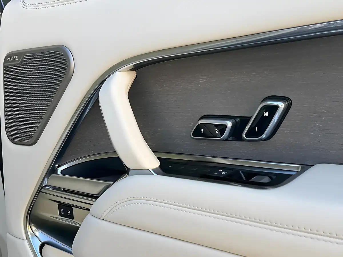 Used 2023 Land Rover Range Rover Sv Carpathian Grey - Interior and Exterior details 13