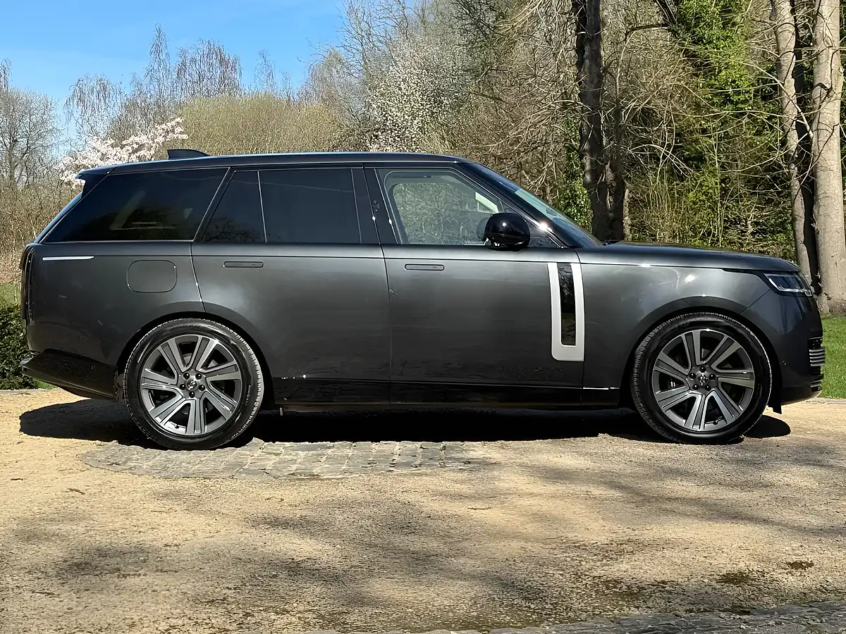 Used 2023 Land Rover Range Rover Sv Carpathian Grey - Interior and Exterior details 3