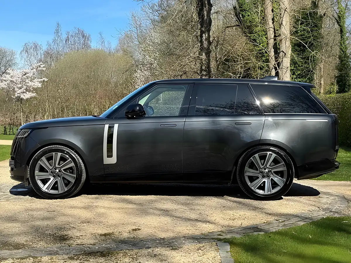 Used 2023 Land Rover Range Rover Sv Carpathian Grey - Interior and Exterior details 4