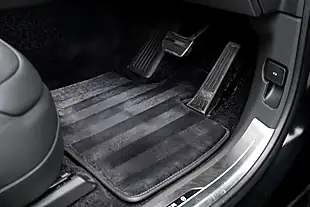 Used 2023 Land Rover Range Rover Sv Long Wheelbase Santorini Black Metallic - Interior and Exterior details 12
