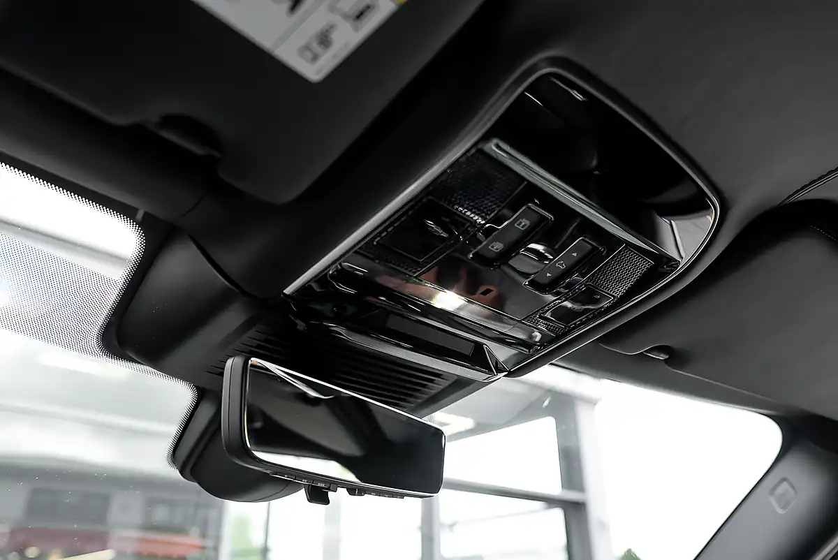 Used 2023 Land Rover Range Rover Sv Long Wheelbase Santorini Black Metallic - Interior and Exterior details 15