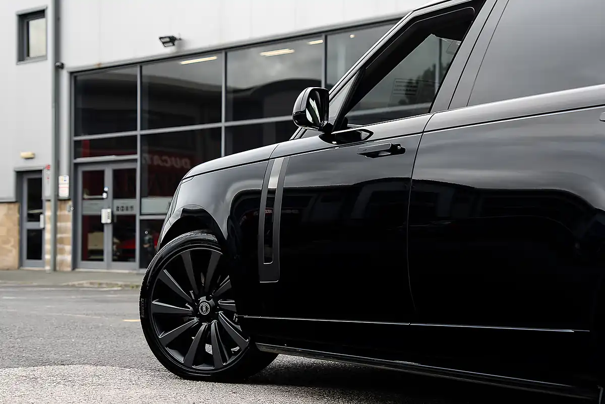 Used 2023 Land Rover Range Rover Sv Long Wheelbase Santorini Black Metallic - Interior and Exterior details 19