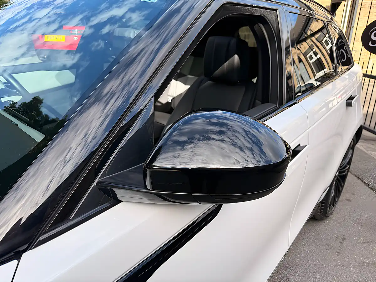 Used 2023 Land Rover Range Rover Velar Dynamic Hse Ostuni Pearl White - Interior and Exterior details 11