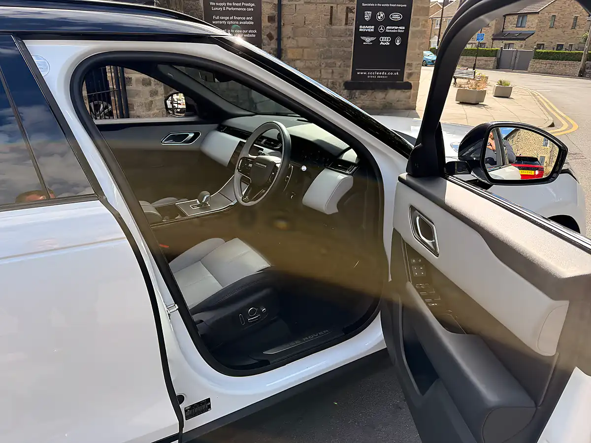 Used 2023 Land Rover Range Rover Velar Dynamic Hse Ostuni Pearl White - Interior and Exterior details 14