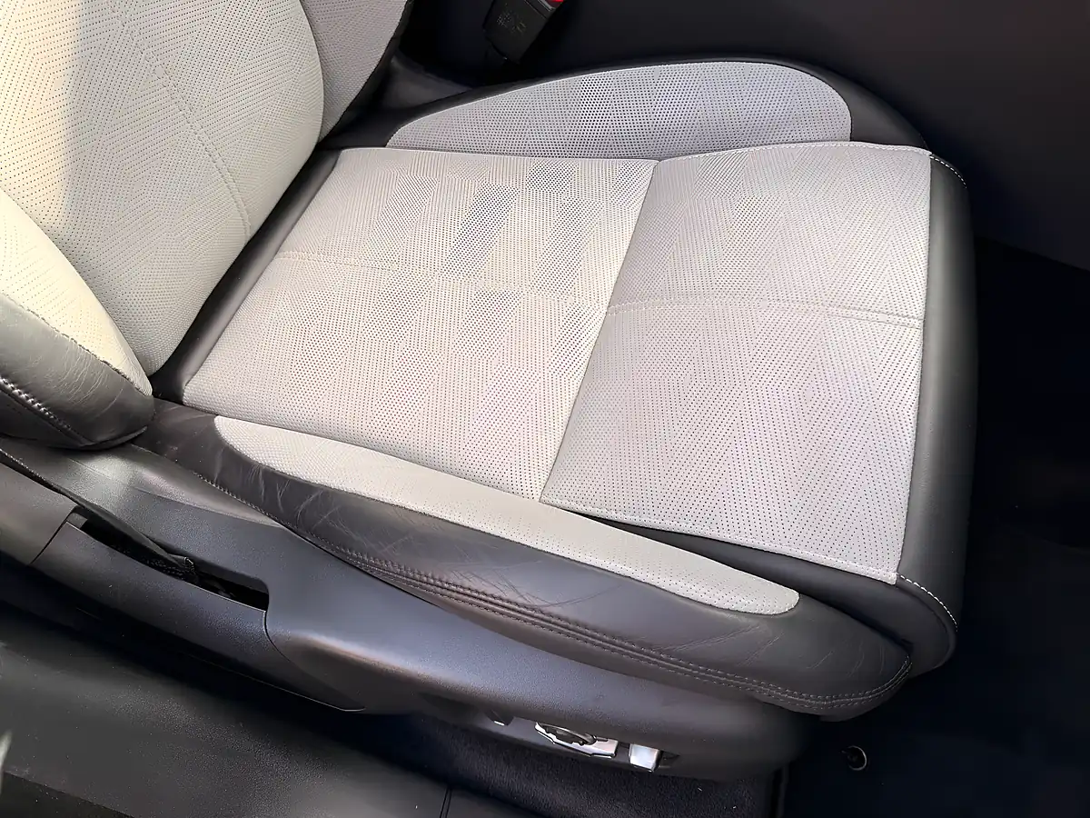 Used 2023 Land Rover Range Rover Velar Dynamic Hse Ostuni Pearl White - Interior and Exterior details 15