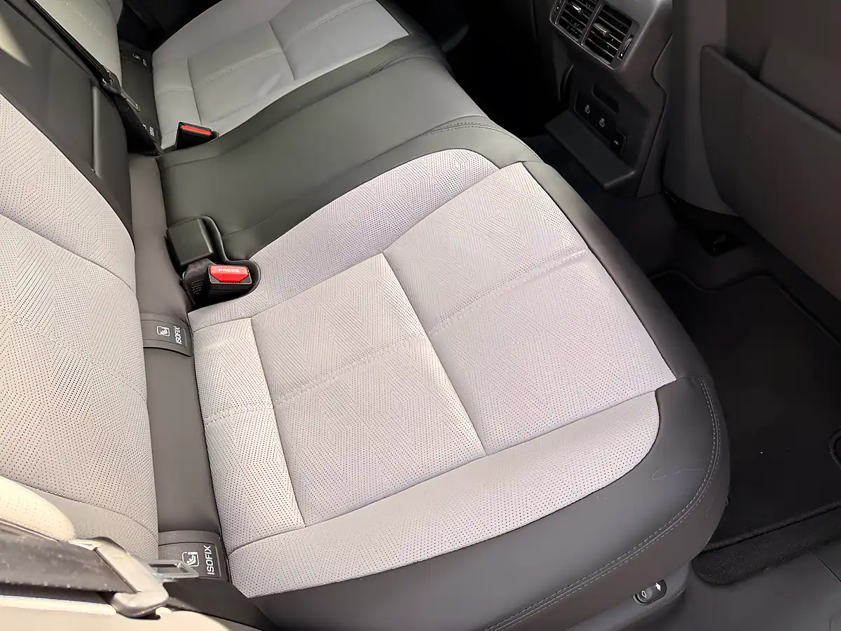 Used 2023 Land Rover Range Rover Velar Dynamic Hse Ostuni Pearl White - Interior and Exterior details 20