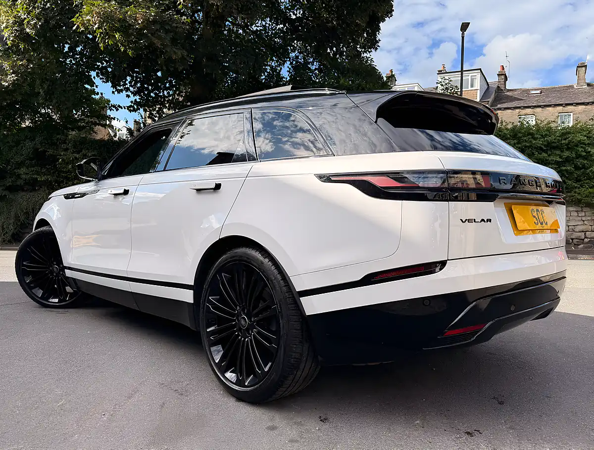 Used 2023 Land Rover Range Rover Velar Dynamic Hse Ostuni Pearl White - Interior and Exterior details 7