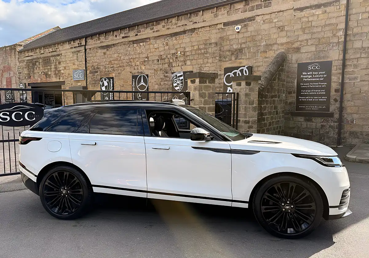 Used 2023 Land Rover Range Rover Velar Dynamic Hse Ostuni Pearl White - Interior and Exterior details 8