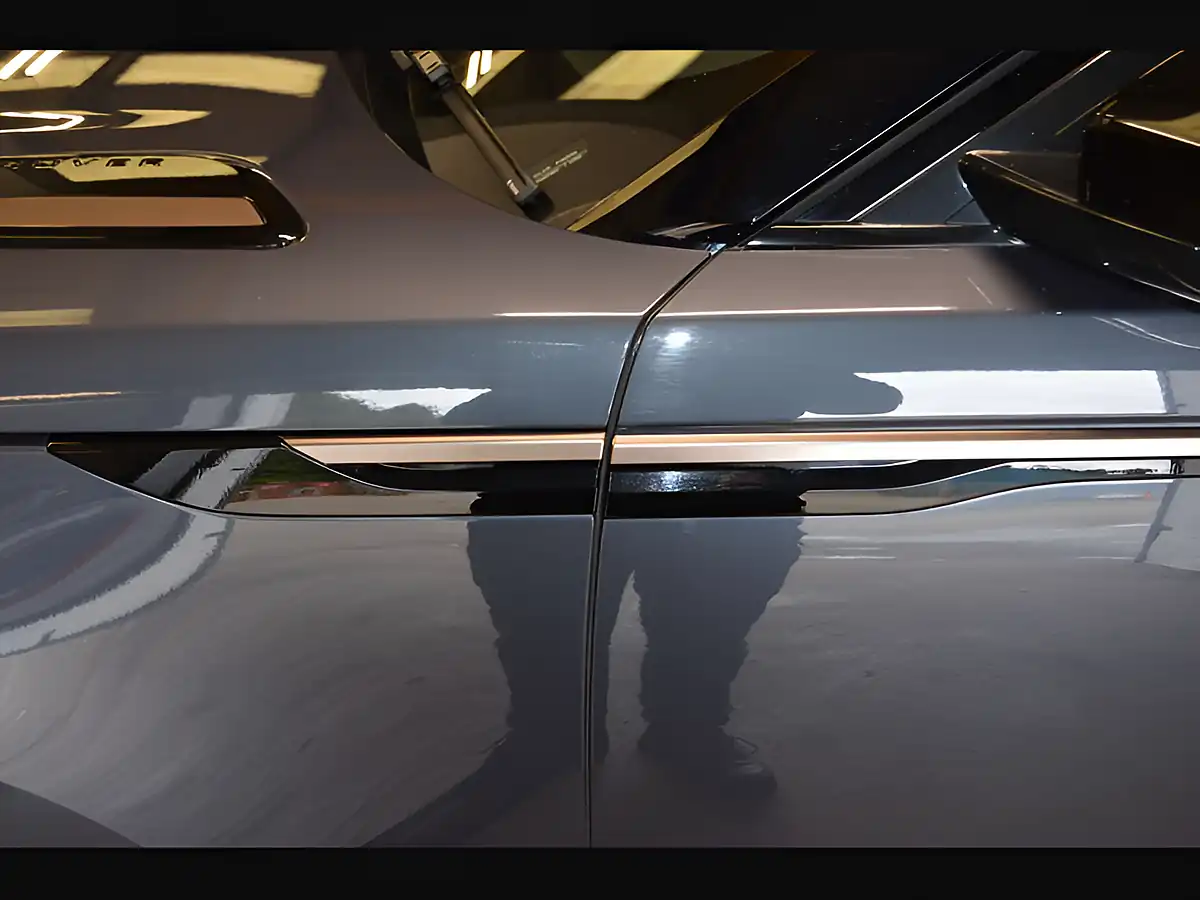 Used 2023 Land Rover Range Rover Velar Dynamic Hse Varesine Blue - Interior and Exterior details 18