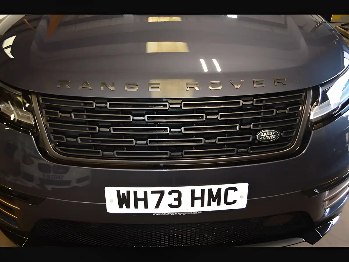 Used 2023 Land Rover Range Rover Velar Dynamic Hse Varesine Blue - Interior and Exterior details 19