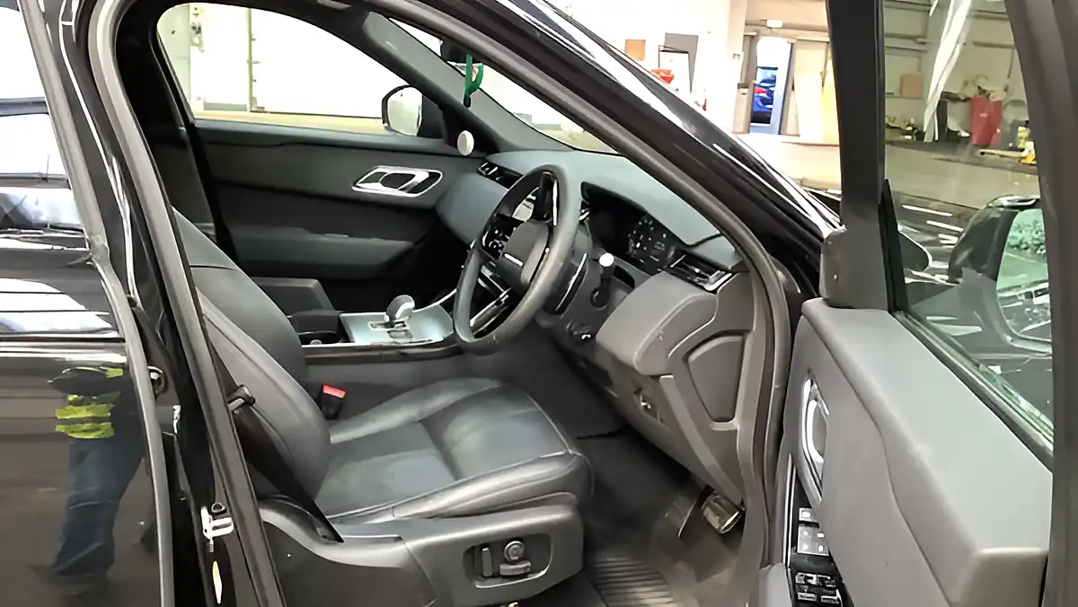 Used 2023 Land Rover Range Rover Velar Dynamic Se Black - Interior and Exterior details 8