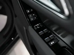 Used 2023 Land Rover Range Rover Velar Dynamic Se Santorini Black - Interior and Exterior details 10