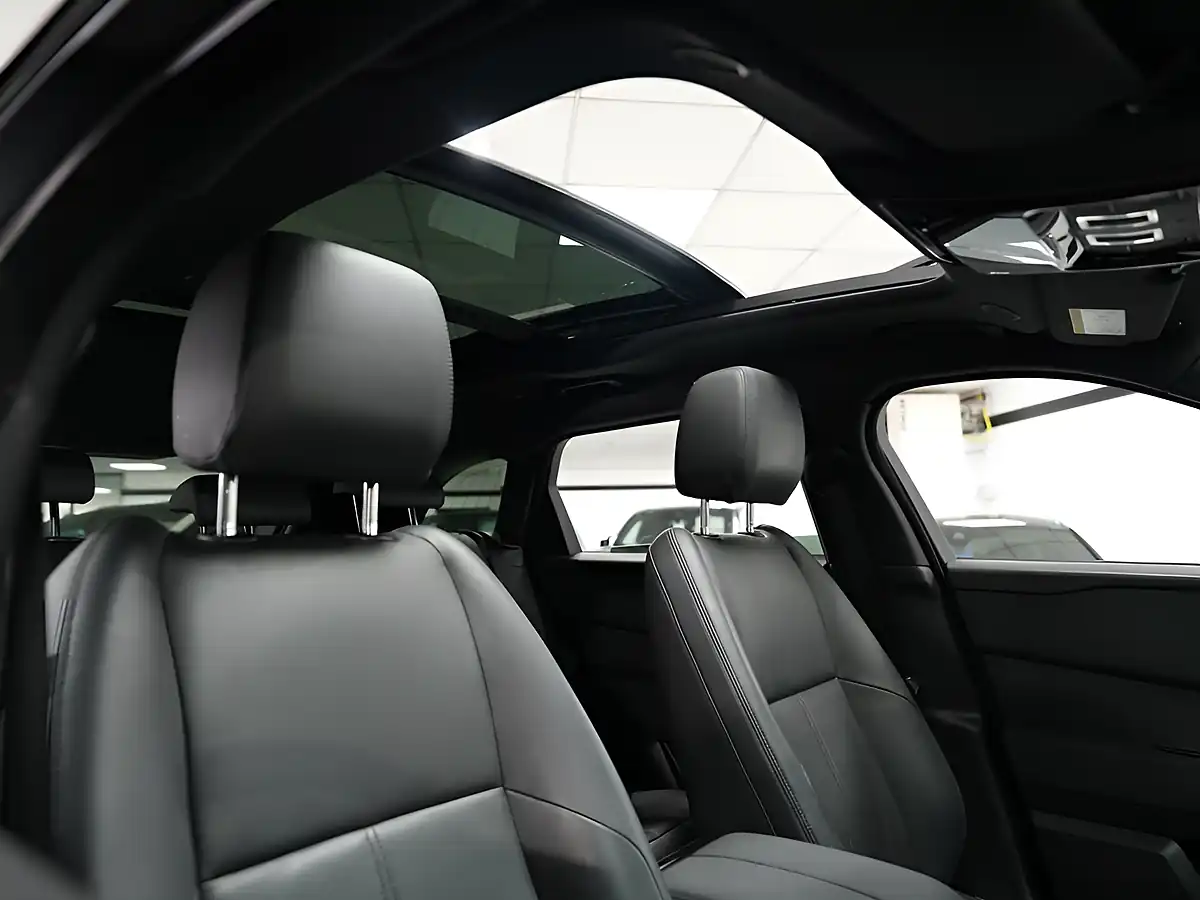 Used 2023 Land Rover Range Rover Velar Dynamic Se Santorini Black - Interior and Exterior details 3