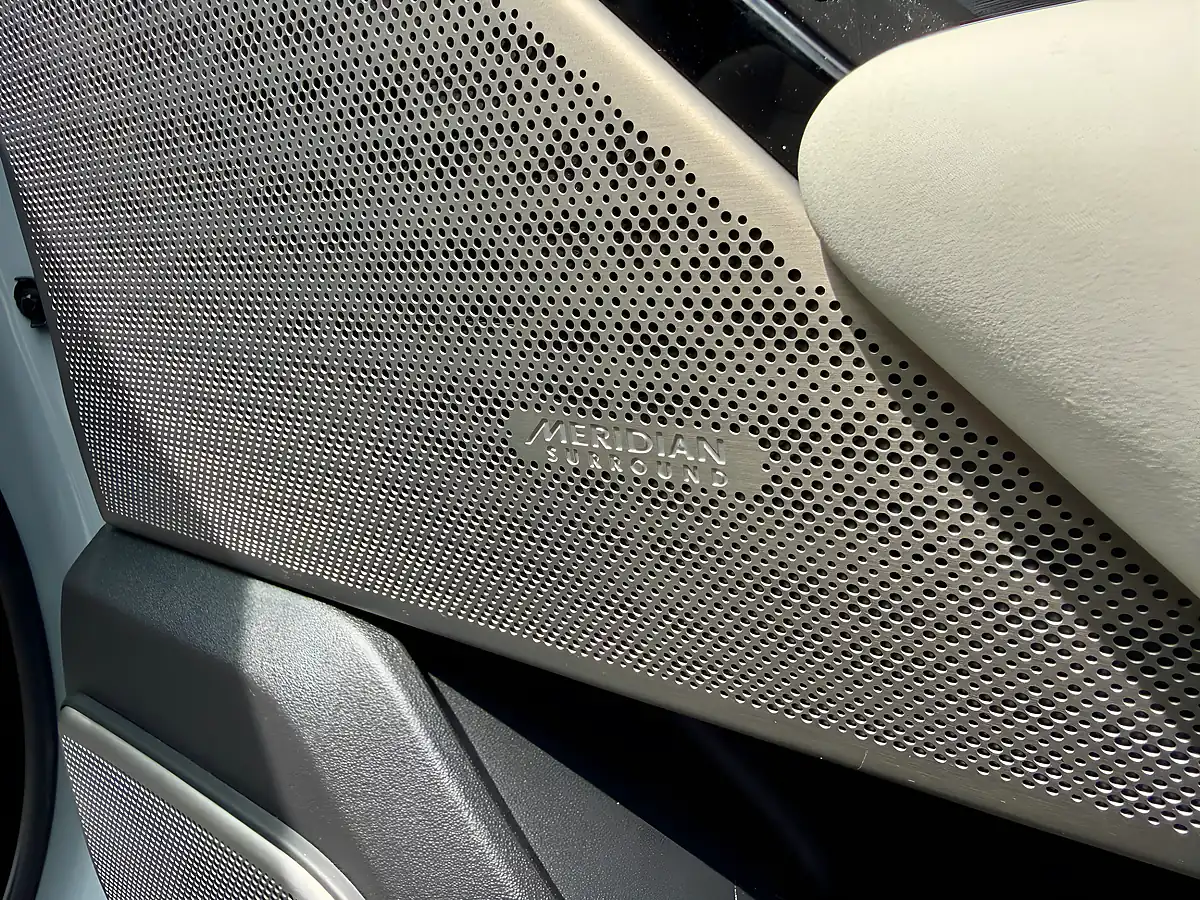 Used 2023 Land Rover Range Rover Velar Hst Arroios Grey - Interior and Exterior details 15