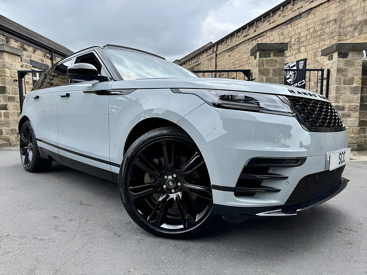 Used 2023 Land Rover Range Rover Velar Hst Arroios Grey - Interior and Exterior details 3