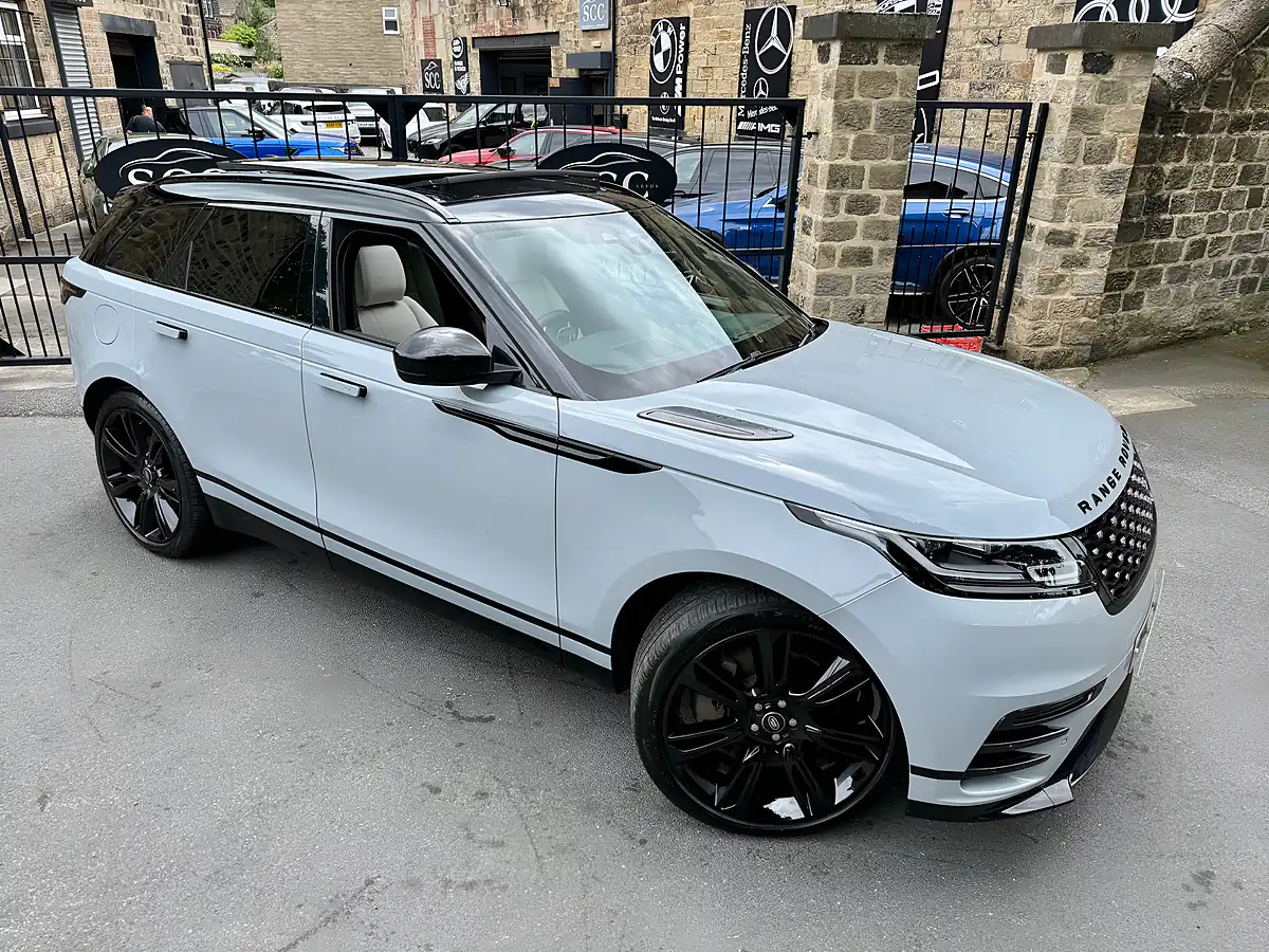 Used 2023 Land Rover Range Rover Velar Hst Arroios Grey - Interior and Exterior details 4