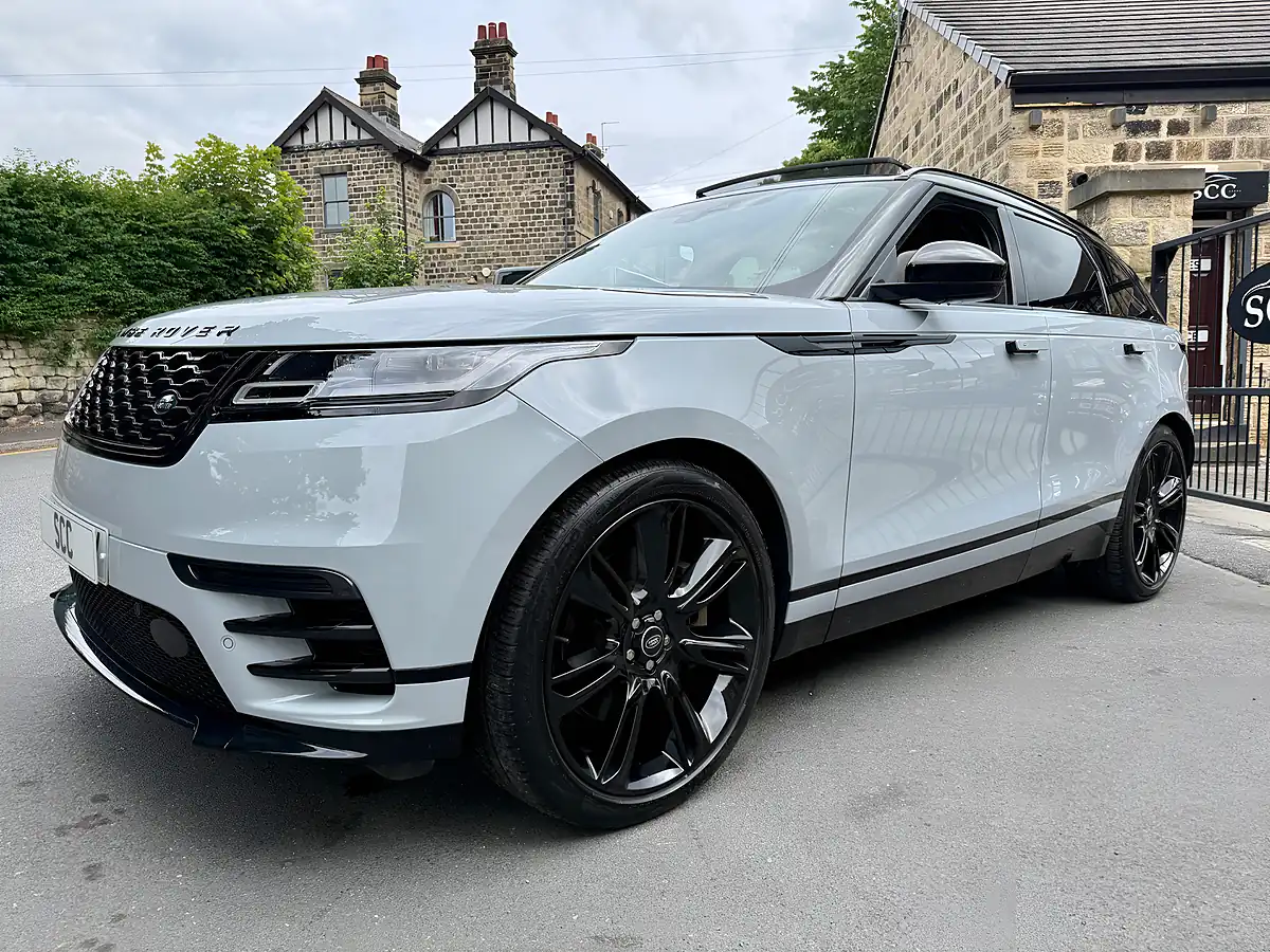 Used 2023 Land Rover Range Rover Velar Hst Arroios Grey - Interior and Exterior details 7