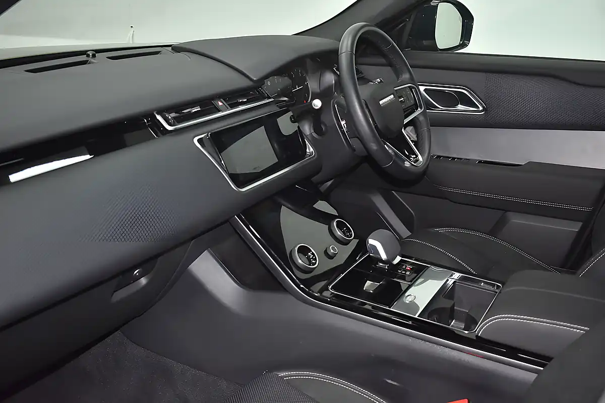 Used 2023 Land Rover Range Rover Velar R-Dynamic Se Bronze - Interior and Exterior details 10