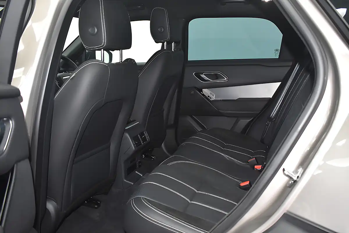 Used 2023 Land Rover Range Rover Velar R-Dynamic Se Bronze - Interior and Exterior details 11