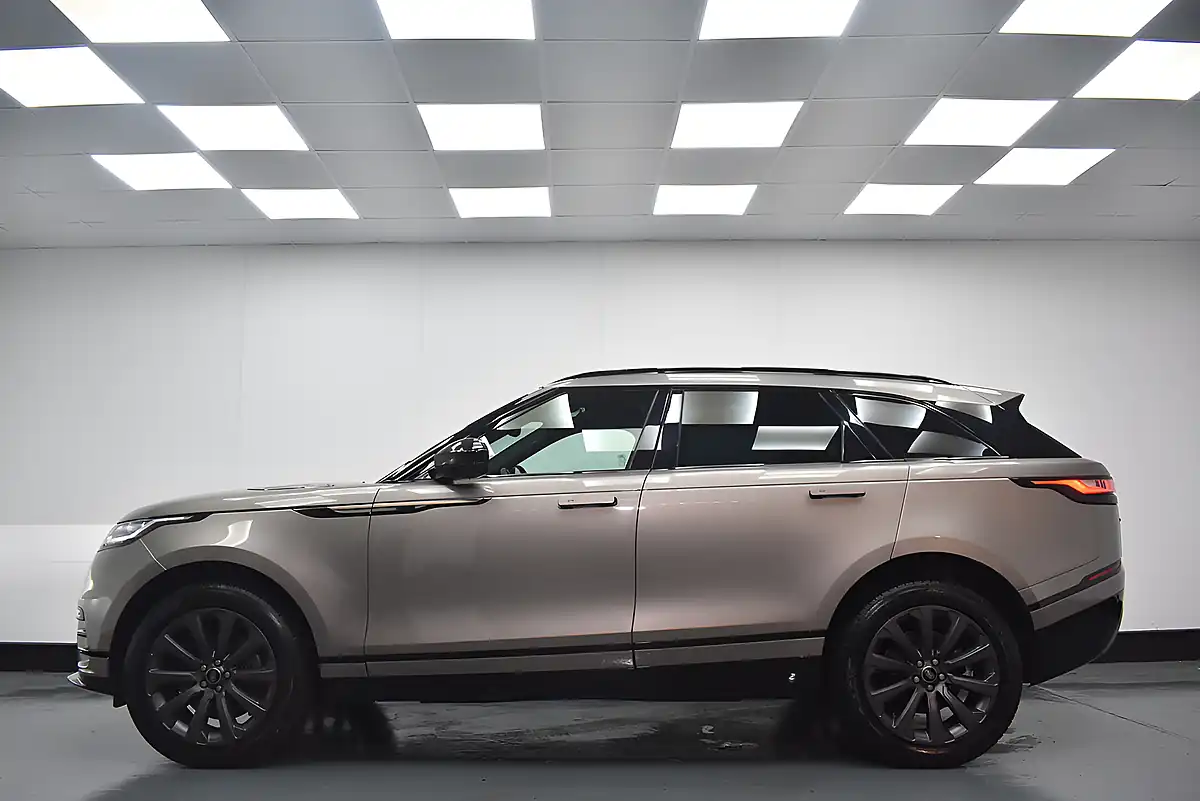 Used 2023 Land Rover Range Rover Velar R-Dynamic Se Bronze - Interior and Exterior details 2