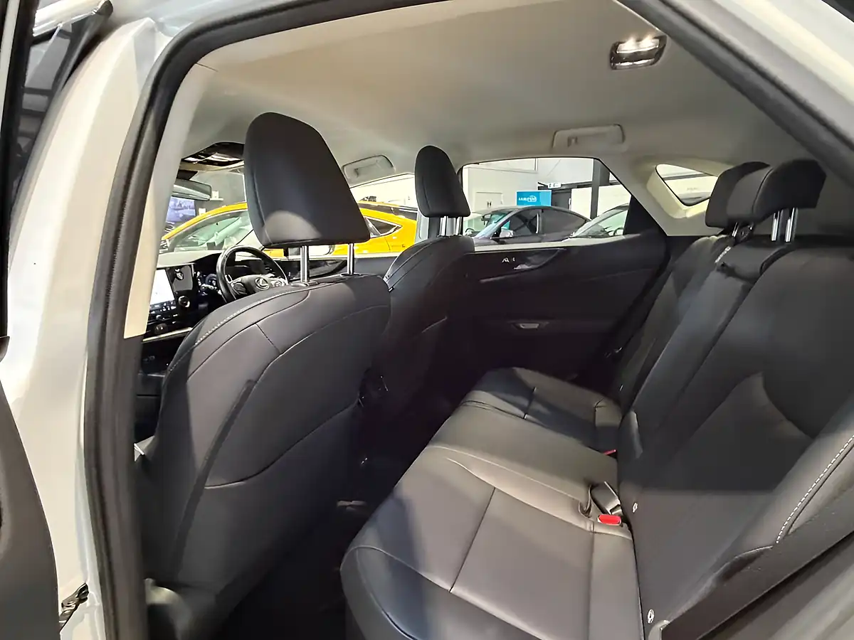 Used 2023 Lexus Nx White - Interior and Exterior details 16