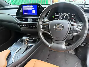 Used 2023 Lexus Ux F-Sport Design Green - Interior and Exterior details 12