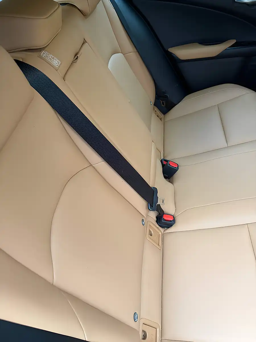 Used 2023 Lexus Ux F-Sport Design Green - Interior and Exterior details 14