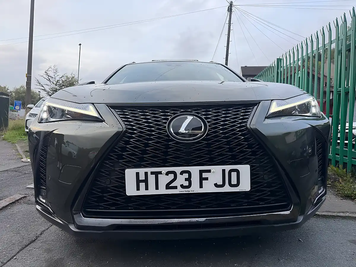 Used 2023 Lexus Ux F-Sport Design Green - Interior and Exterior details 7