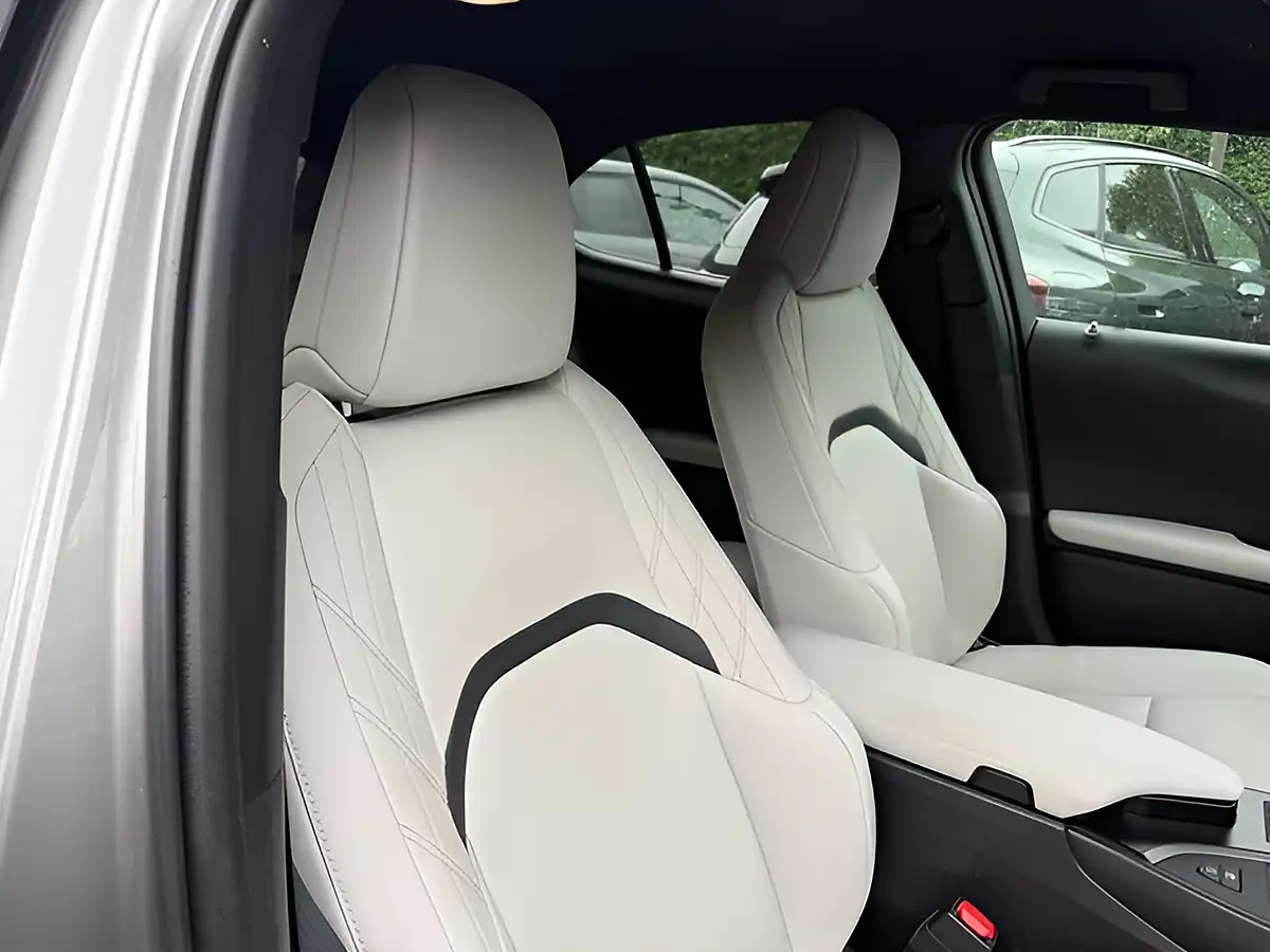 Used 2023 Lexus Ux F Sport Design Silver - Interior and Exterior details 3