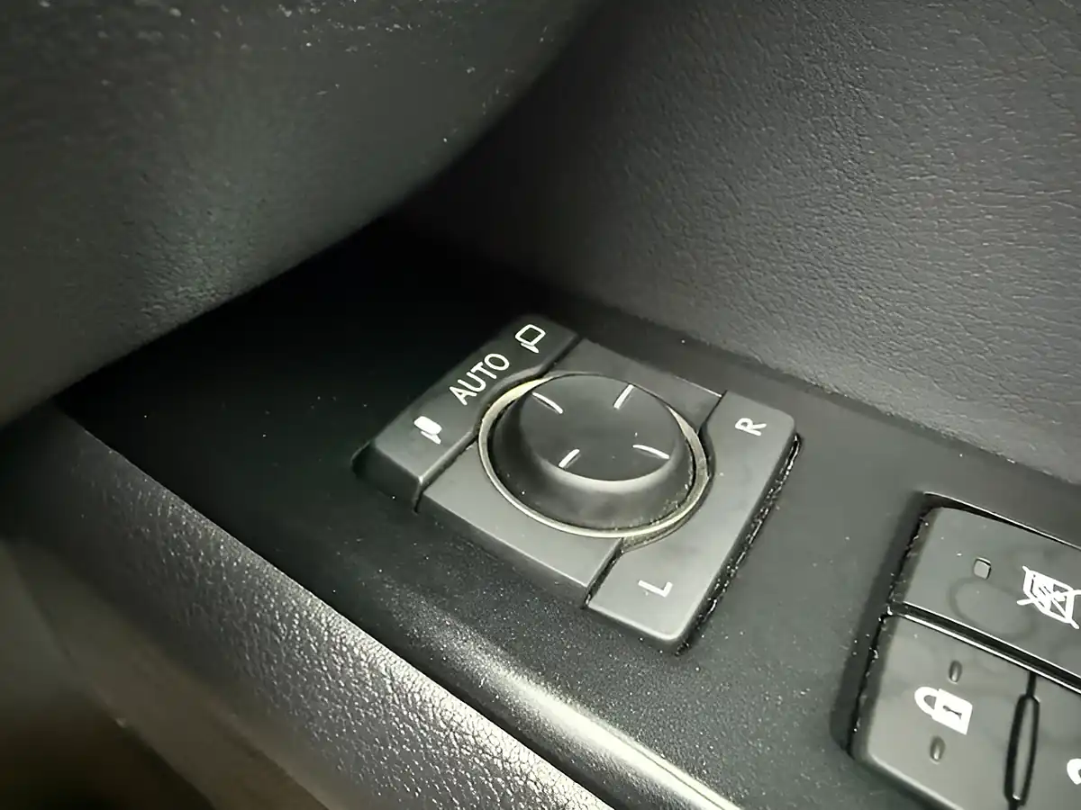 Used 2023 Lexus Ux F Sport Design White - Interior and Exterior details 14