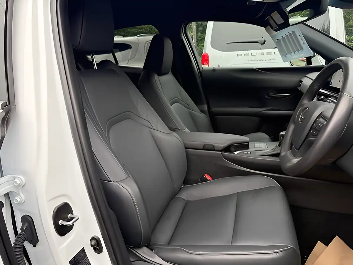 Used 2023 Lexus Ux F Sport Design White - Interior and Exterior details 15