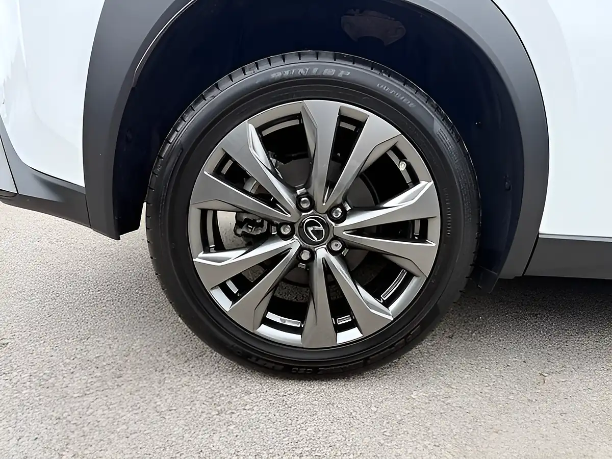 Used 2023 Lexus Ux F Sport Design White - Interior and Exterior details 18