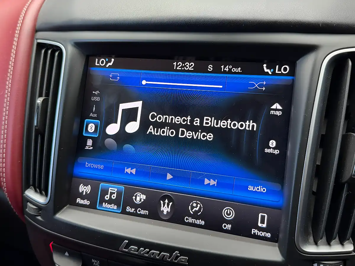 Used 2023 Maserati Levante Gransport Blue Emozione - Interior and Exterior details 15