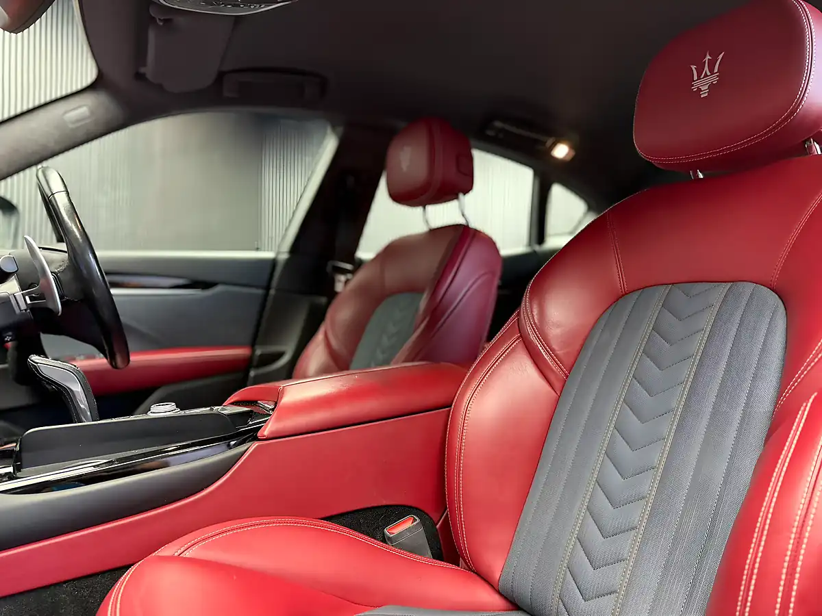 Used 2023 Maserati Levante Gransport Blue Emozione - Interior and Exterior details 18