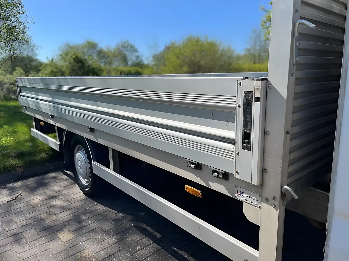Used 2023 Maxus Deliver 9 Dropside White - Interior and Exterior details 10