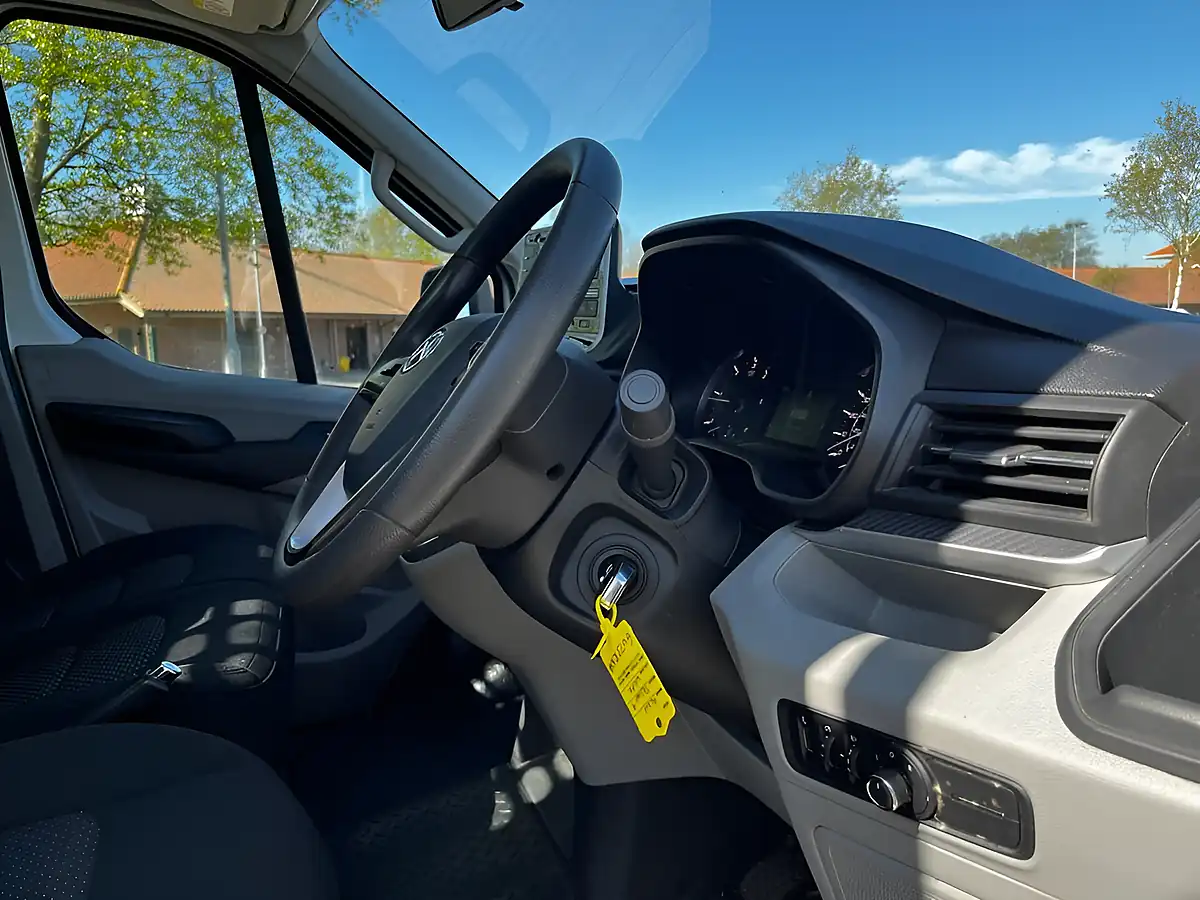 Used 2023 Maxus Deliver 9 Dropside White - Interior and Exterior details 18