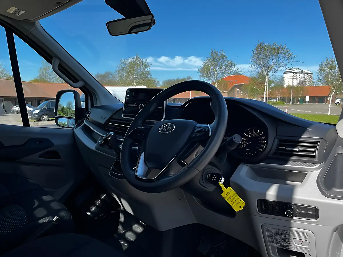 Used 2023 Maxus Deliver 9 Dropside White - Interior and Exterior details 19