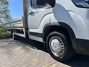 Used 2023 Maxus Deliver 9 Dropside White - Interior and Exterior details 8
