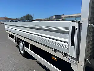 Used 2023 Maxus Deliver 9 Dropside White - Interior and Exterior details 11