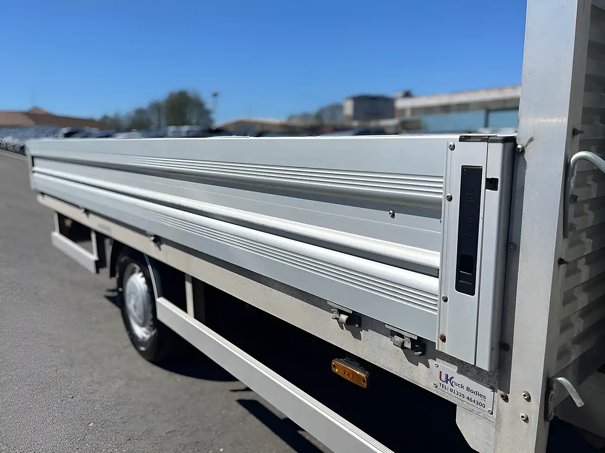 Used 2023 Maxus Deliver 9 Dropside White - Interior and Exterior details 11