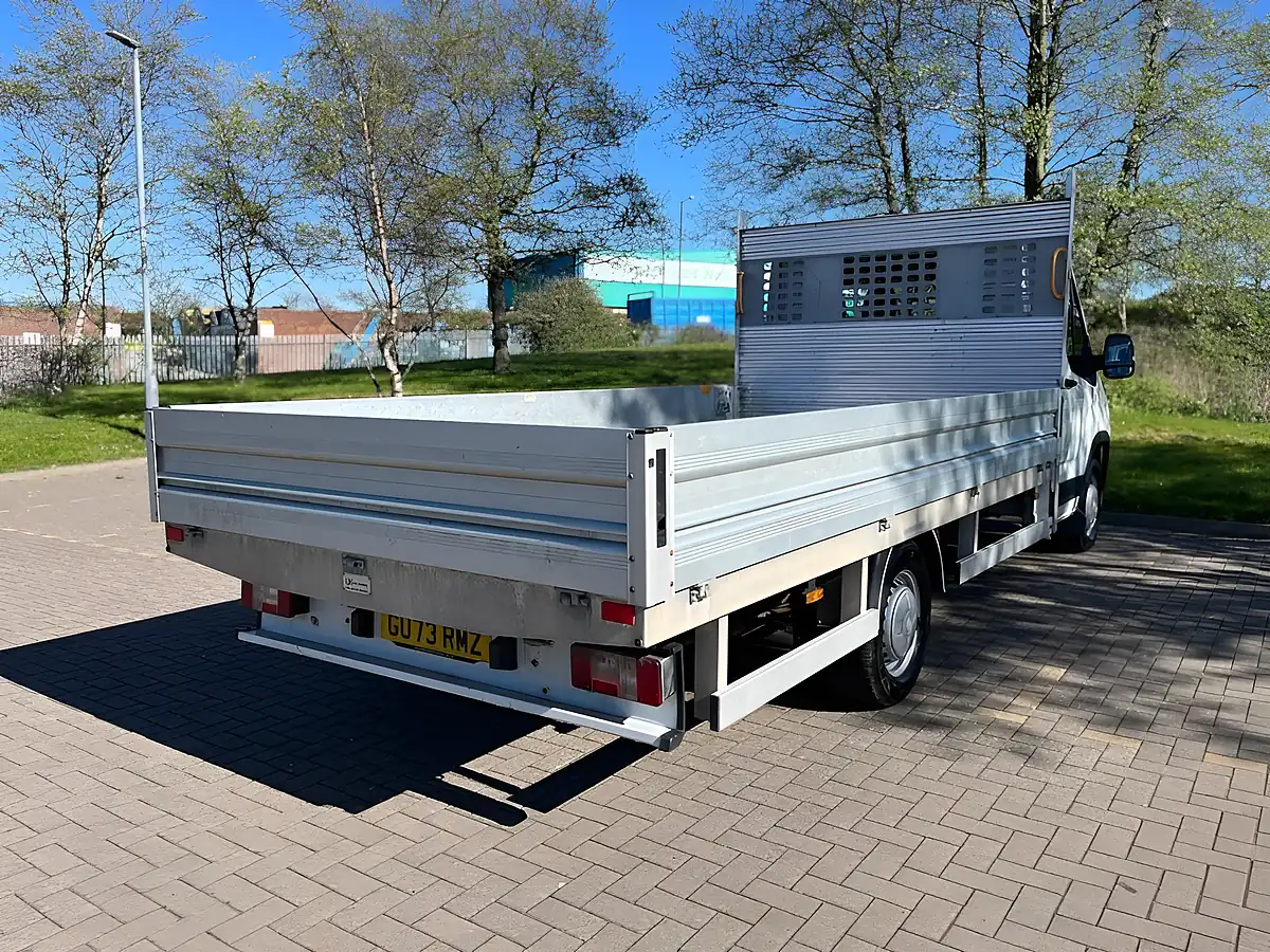 Used 2023 Maxus Deliver 9 Dropside White - Interior and Exterior details 15