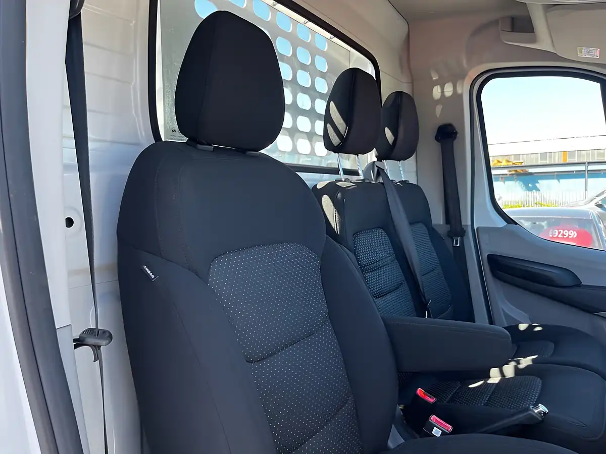 Used 2023 Maxus Deliver 9 Dropside White - Interior and Exterior details 18