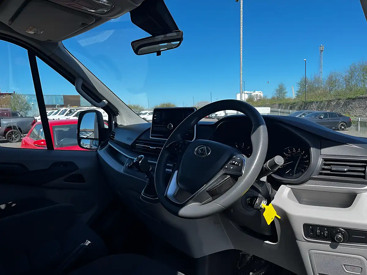 Used 2023 Maxus Deliver 9 Dropside White - Interior and Exterior details 20